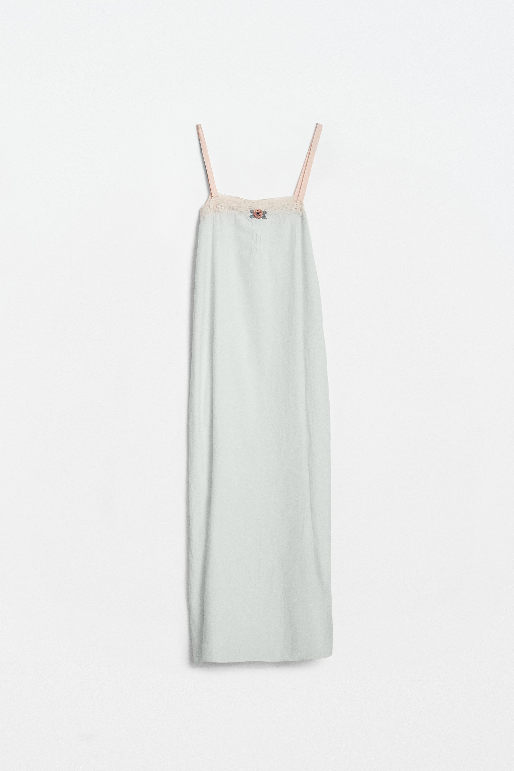 CHEMISE DE NUIT EN DENTELLE À FLEUR